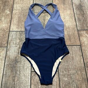 SummerSalt Women’s Sz 4‎ Two Tone Deep Dive One Piece Swimsuit